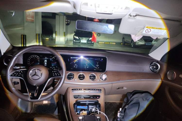 Used Mercedes-Benz E-Class 2023 Updated E 300 L Luxury Edition Center Console