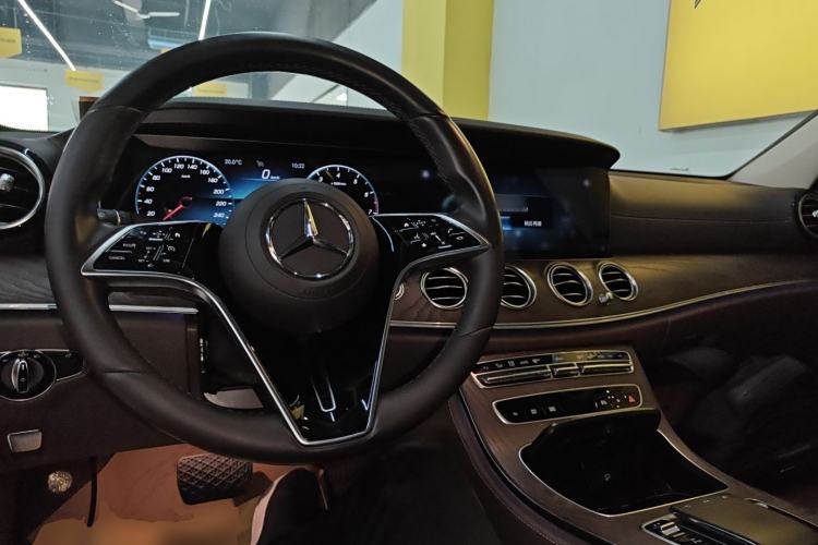 Used Mercedes-Benz E-Class 2023 E 300 L Stylish Model Center Console