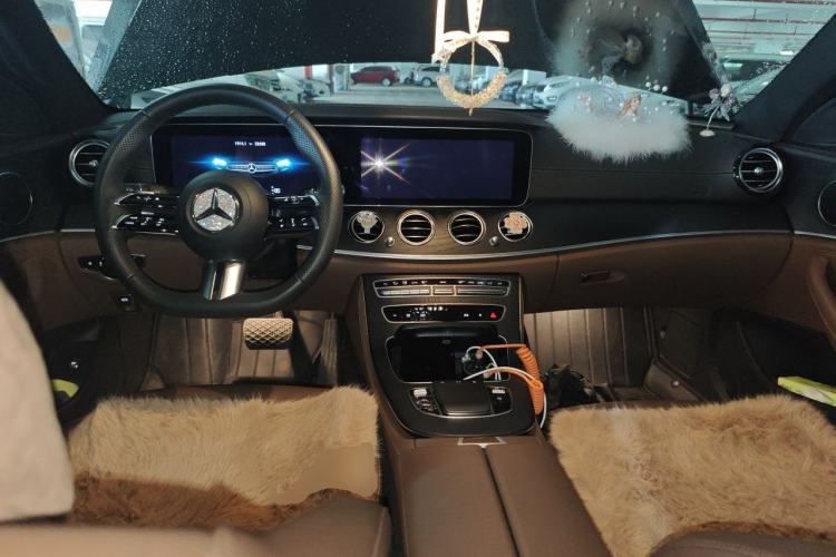 Used Mercedes-Benz E-Class 2023 E 260 L Sport Edition Center Console