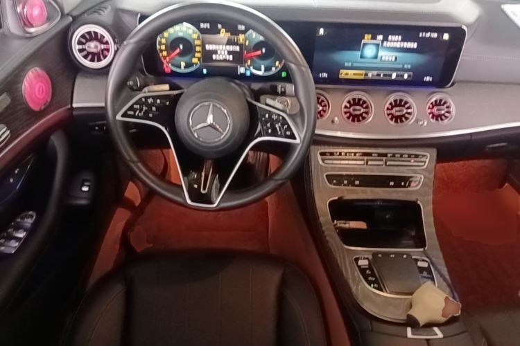 Used Mercedes-Benz E-Class 2023 Updated E 300 L Fashion Edition Center Console