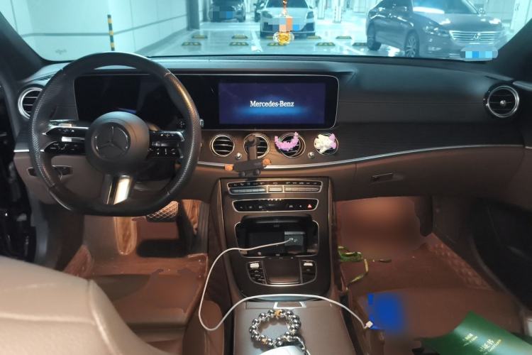 Used Mercedes-Benz E-Class 2023 E 260 L Sport Edition Center Console