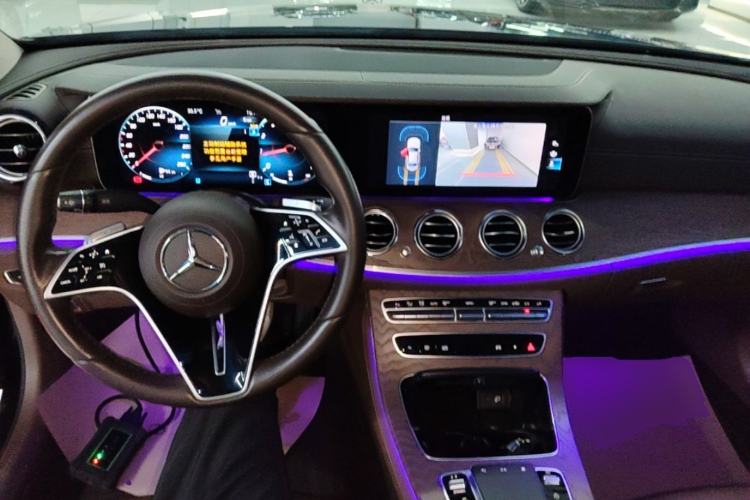 Used Mercedes-Benz E-Class 2023 Facelift E 260 L Center Console