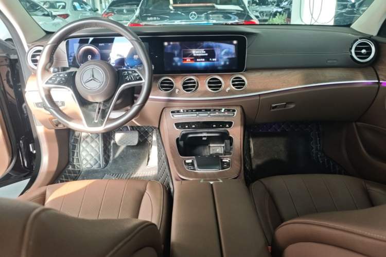 Used Mercedes-Benz E-Class 2023 E 300 L Luxury Model Center Console