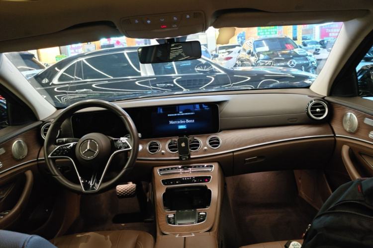 Used Mercedes-Benz E-Class 2023 E 300 L Luxury Model Center Console