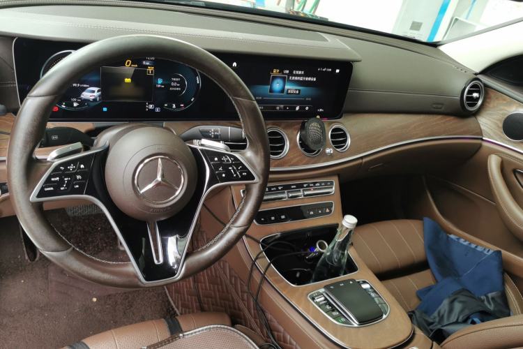 Used Mercedes-Benz E-Class 2023 Facelift E 260 L Center Console