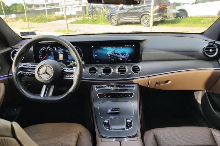 Used Mercedes-Benz E-Class 2023 Restyled E 300 L Sport Premium Edition Center Console