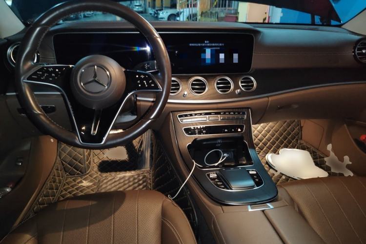 Used Mercedes-Benz E-Class 2023 E 300 L Stylish Model Center Console
