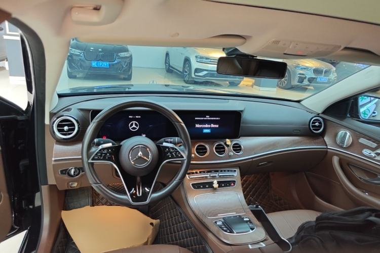 Used Mercedes-Benz E-Class 2023 E 300 L Luxury Model Center Console
