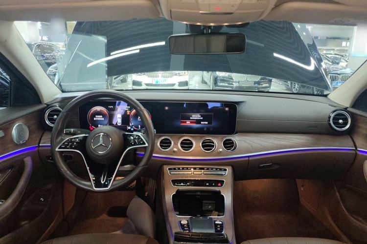 Used Mercedes-Benz E-Class 2023 Updated E 300 L Luxury Edition Center Console