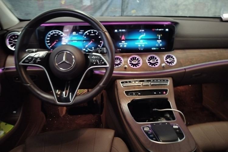 Used Mercedes-Benz E-Class 2023 Facelift E 260 L Center Console