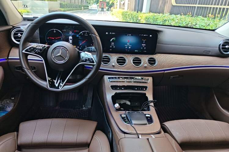 Used Mercedes-Benz E-Class 2023 E 260 L Sport Edition Center Console