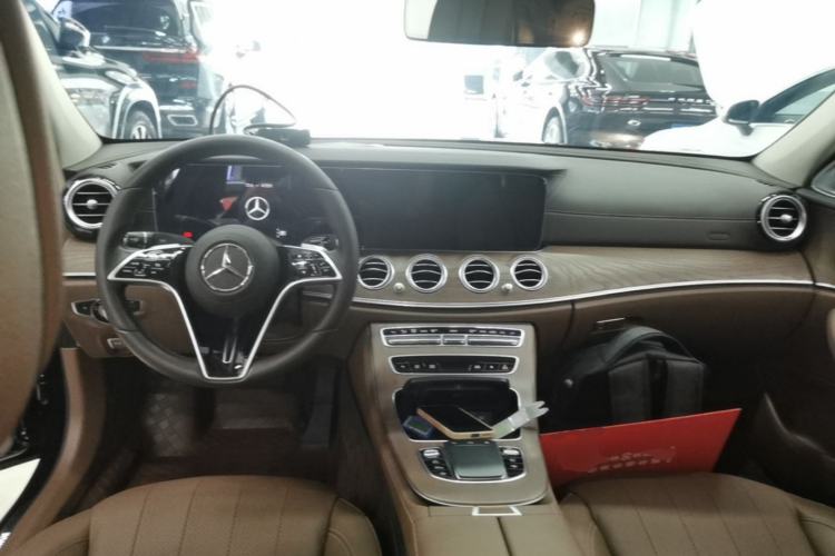 Used Mercedes-Benz E-Class 2023 E 300 L Luxury Model Center Console