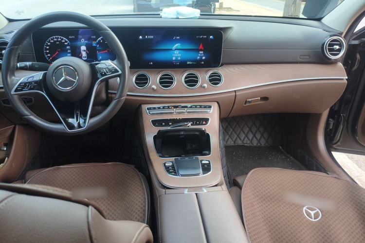 Used Mercedes-Benz E-Class 2023 E 260 L Center Console