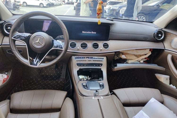 Used Mercedes-Benz E-Class 2023 E 300 L Luxury Model Center Console