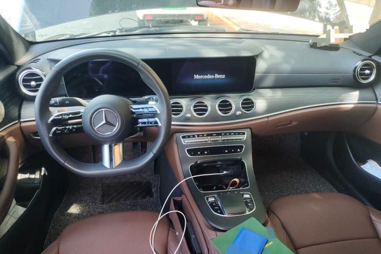 Used Mercedes-Benz E-Class 2023 Restyled E 300 L Sport Luxury Edition Center Console