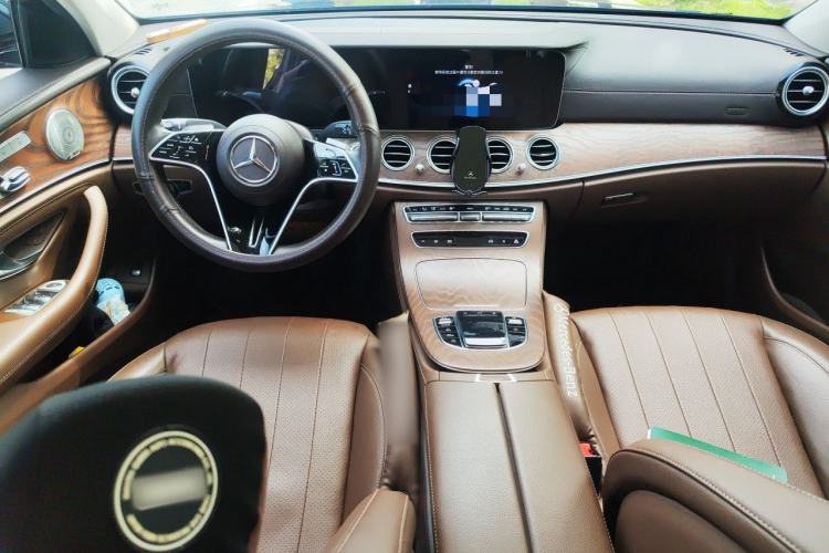 Used Mercedes-Benz E-Class 2023 E 300 L Stylish Model Center Console