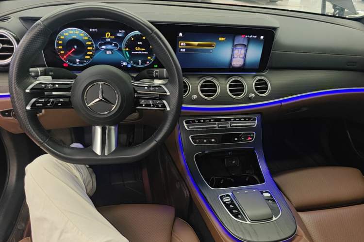 Used Mercedes-Benz E-Class 2023 Restyled E 260 L Sport Edition Center Console