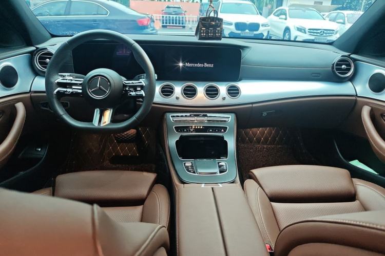 Used Mercedes-Benz E-Class 2023 Restyled E 260 L Sport Edition Center Console