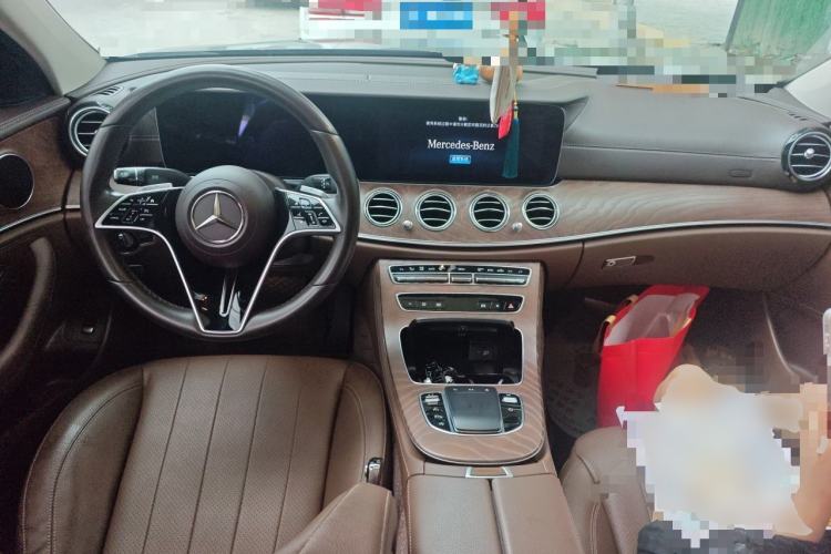 Used Mercedes-Benz E-Class 2023 E 300 L Stylish Model Center Console