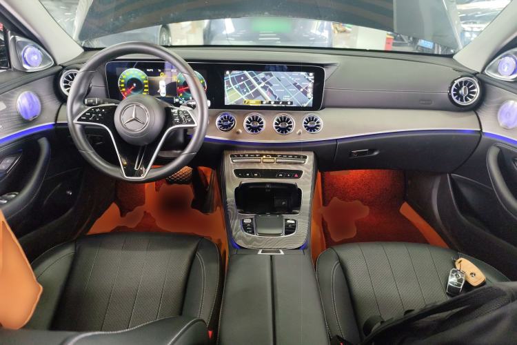 Used Mercedes-Benz E-Class 2023 Updated E 300 L Fashion Edition Center Console