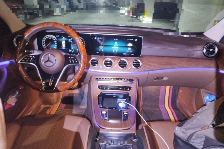 Used Mercedes-Benz E-Class 2023 Updated E 300 L Fashion Edition Center Console