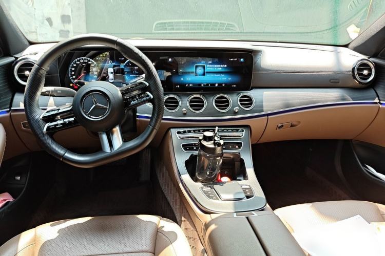 Used Mercedes-Benz E-Class 2023 E 300 L Sport Luxury Edition Center Console