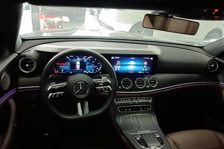Used Mercedes-Benz E-Class 2023 Restyled E 300 L Sport Luxury Edition Center Console