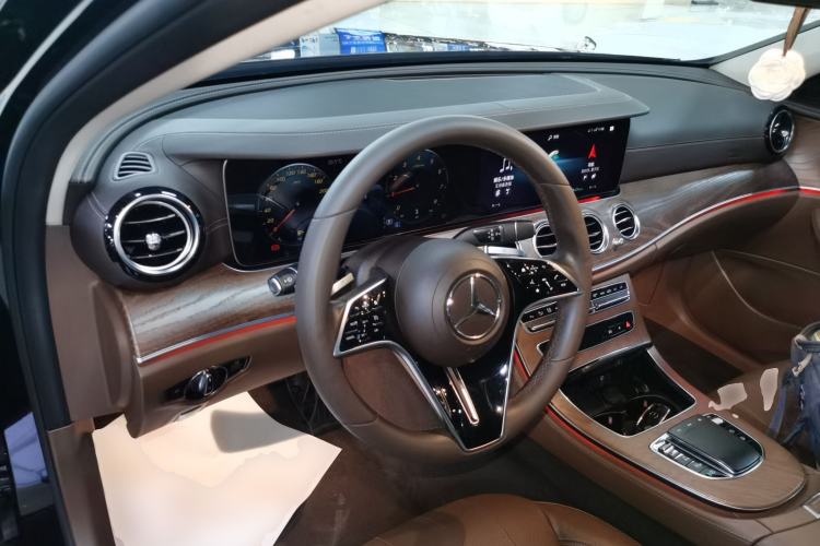 Used Mercedes-Benz E-Class 2023 Updated E 300 L Luxury Edition Center Console
