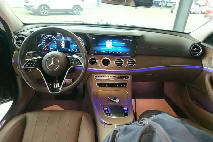Used Mercedes-Benz E-Class 2023 Updated E 300 L Luxury Edition Center Console