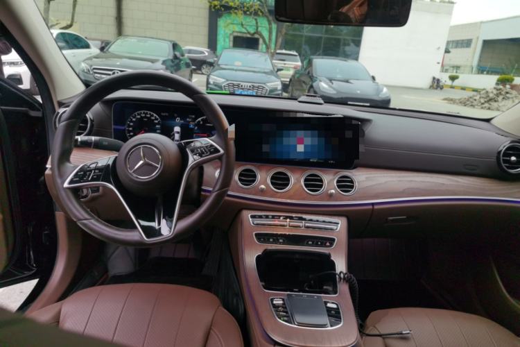 Used Mercedes-Benz E-Class 2023 E 300 L Stylish Model Center Console