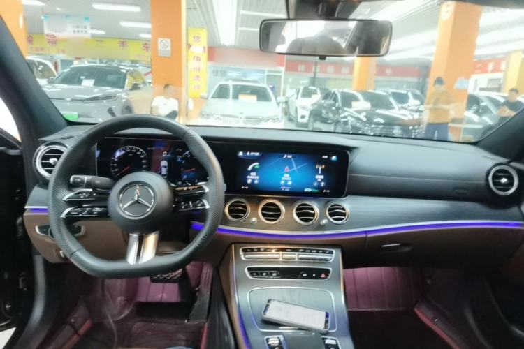 Used Mercedes-Benz E-Class 2023 Restyled E 260 L Sport Edition Center Console