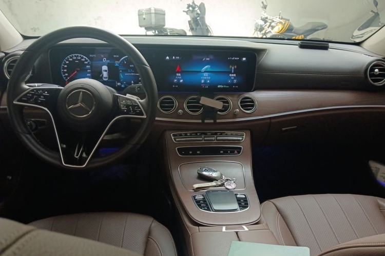 Used Mercedes-Benz E-Class 2023 Updated E 300 L Luxury Edition Center Console