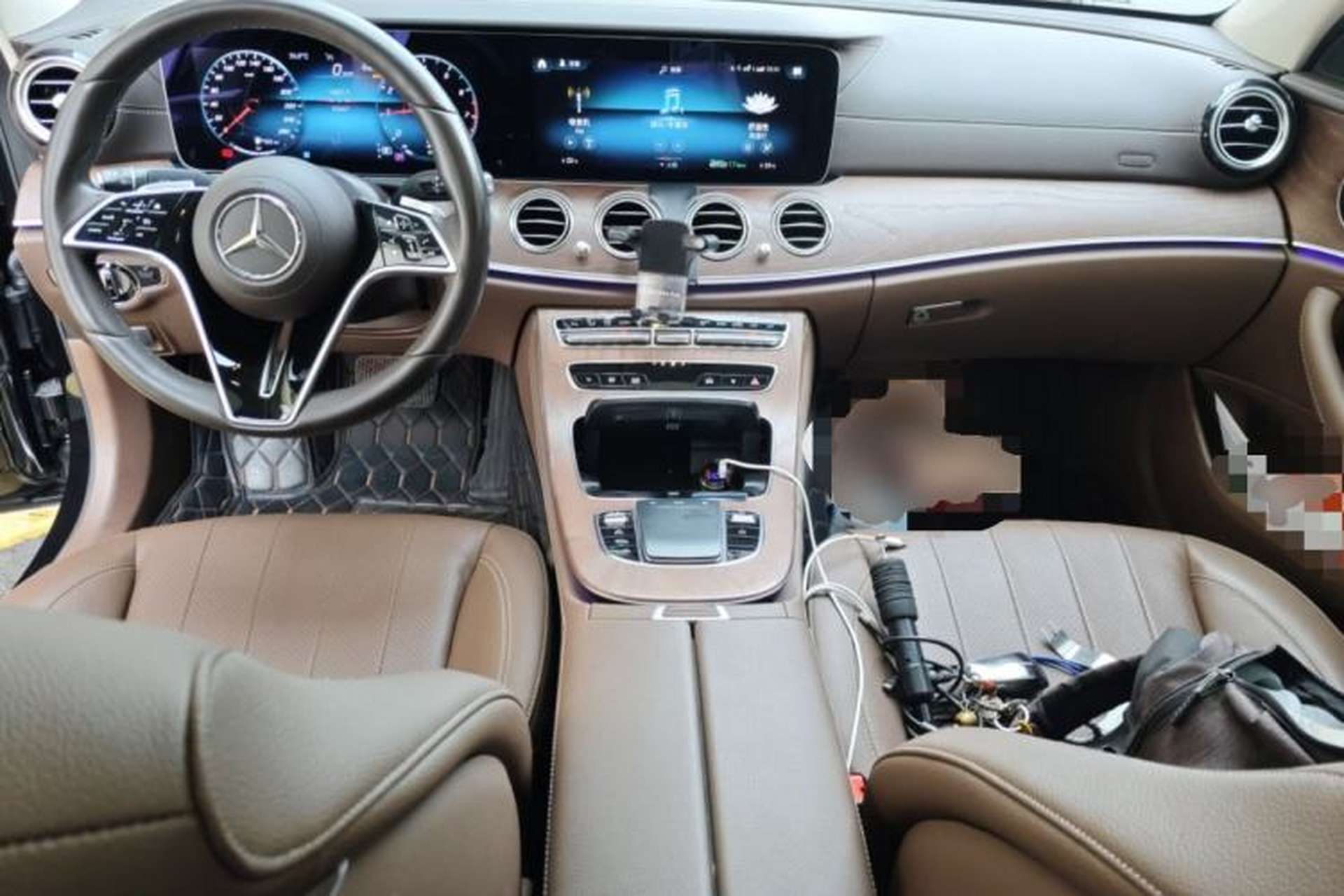 Used Mercedes-Benz E-Class 2023 E 300 L Stylish Model Center Console