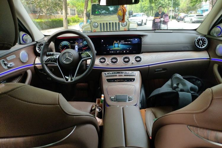 Used Mercedes-Benz E-Class 2023 E 300 L Stylish Model Center Console
