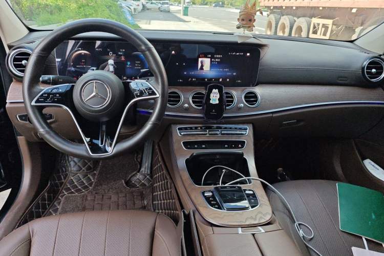 Used Mercedes-Benz E-Class 2023 E 300 L Luxury Model Center Console