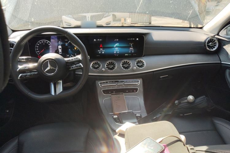 Used Mercedes-Benz E-Class 2023 Restyled E 300 L Sport Luxury Edition Center Console