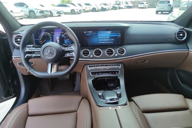 Used Mercedes-Benz E-Class 2023 Restyled E 260 L Sport Edition Center Console
