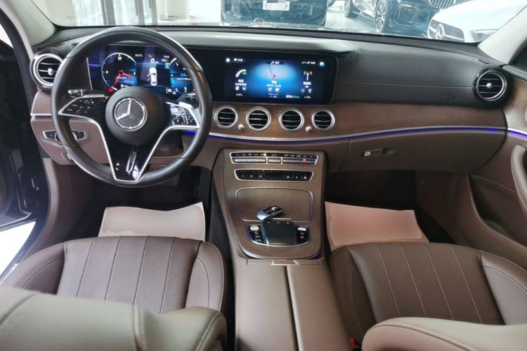 Used Mercedes-Benz E-Class 2023 E 300 L Luxury Model Center Console