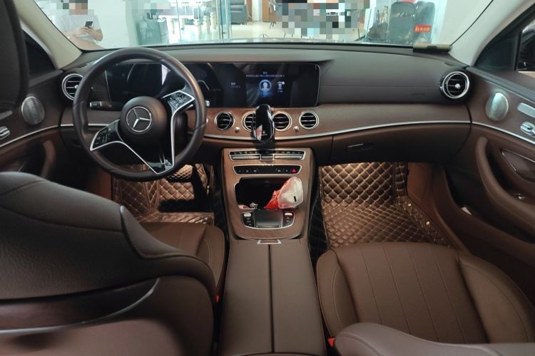Used Mercedes-Benz E-Class 2023 E 300 L Luxury Model Center Console