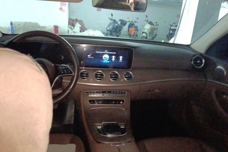 Used Mercedes-Benz E-Class 2023 E 300 L Stylish Model Center Console