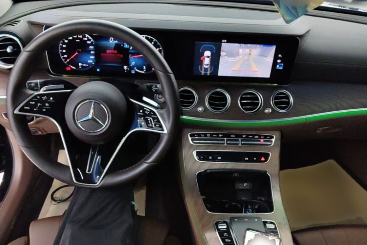 Used Mercedes-Benz E-Class 2023 Facelift E 260 L Center Console