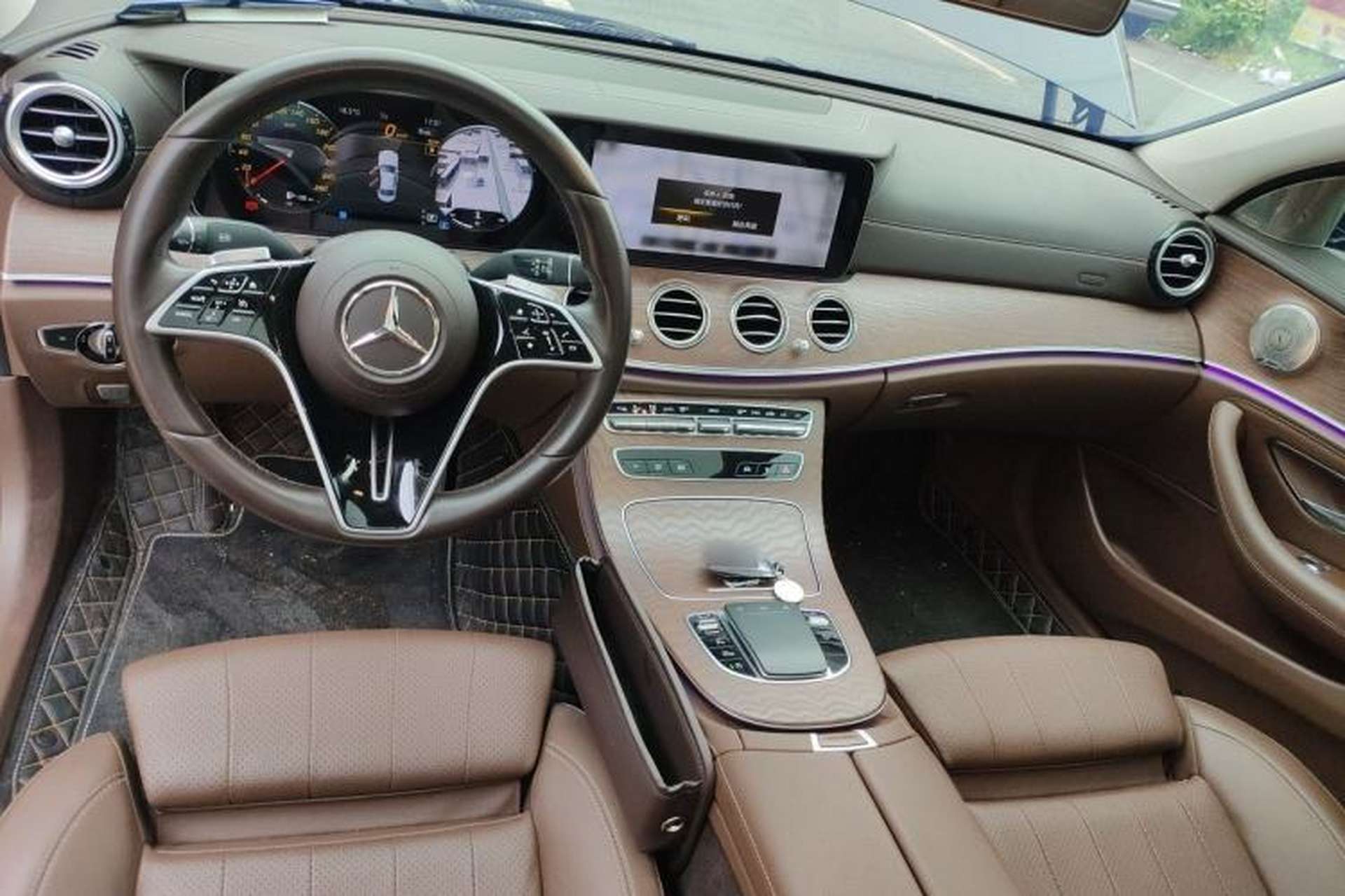 Used Mercedes-Benz E-Class 2023 Facelift E 260 L Center Console
