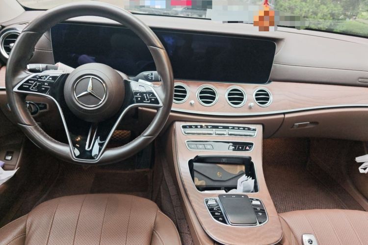 Used Mercedes-Benz E-Class 2023 Updated E 300 L Luxury Edition Center Console