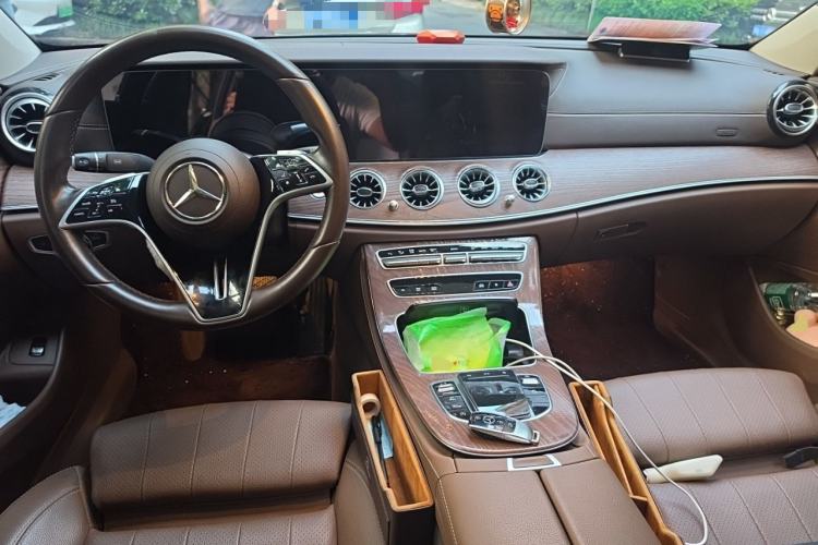 Used Mercedes-Benz E-Class 2023 Facelift E 260 L Center Console