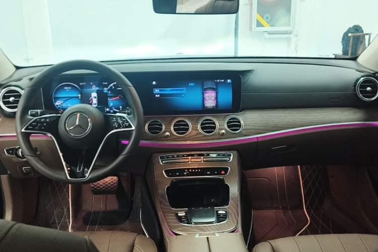 Used Mercedes-Benz E-Class 2023 E 300 L Stylish Model Center Console