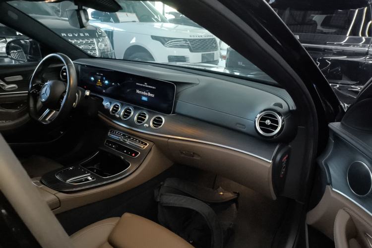 Used Mercedes-Benz E-Class 2023 E 260 L Sport Edition Center Console