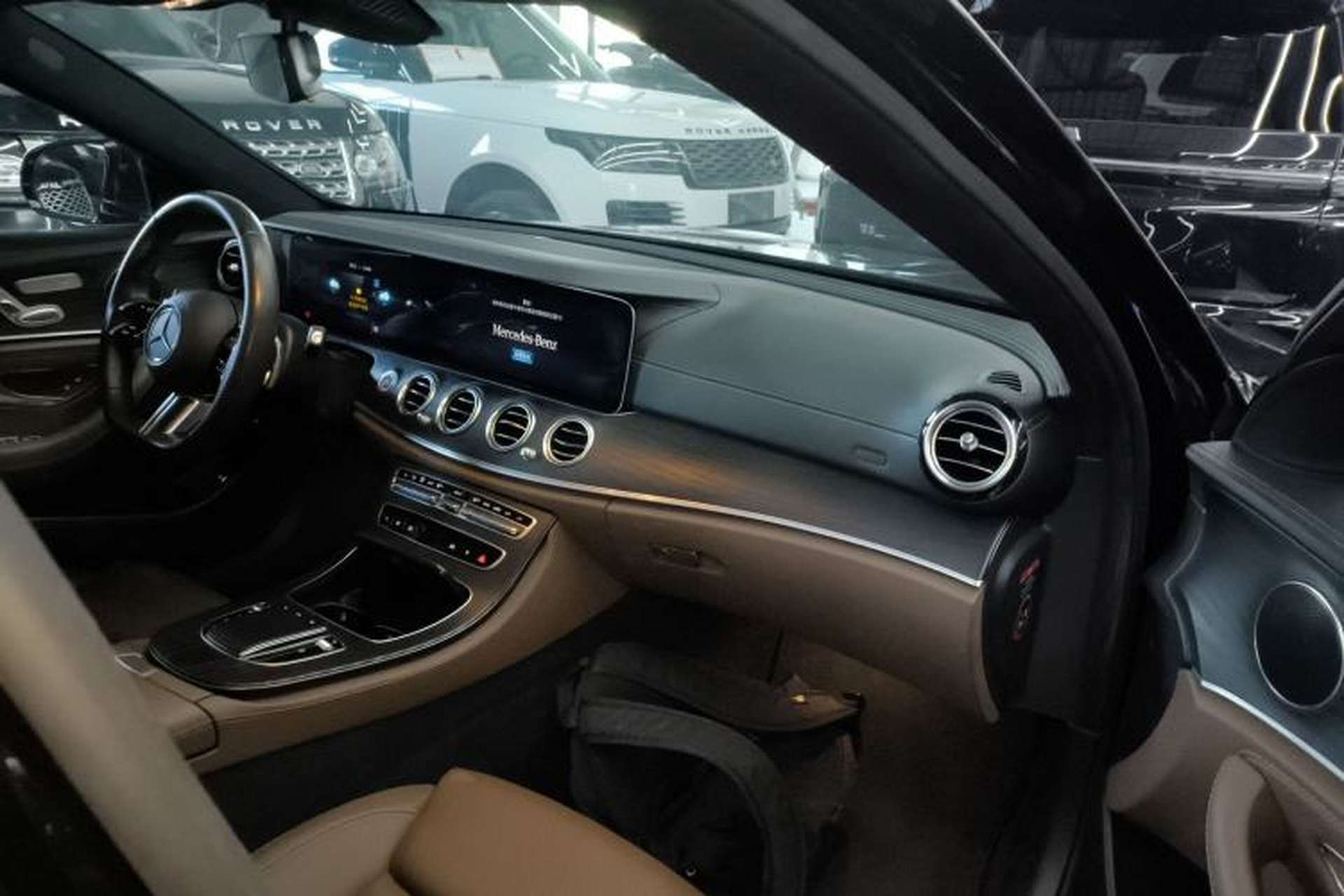 Used Mercedes-Benz E-Class 2023 E 260 L Sport Edition Center Console