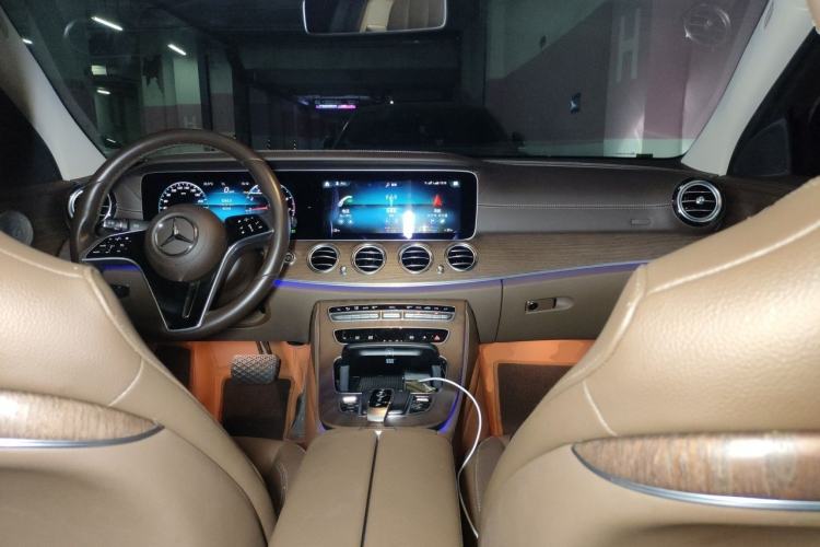 Used Mercedes-Benz E-Class 2023 E 300 L Luxury Model Center Console