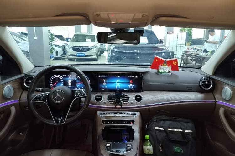 Used Mercedes-Benz E-Class 2023 E 300 L Luxury Model Center Console