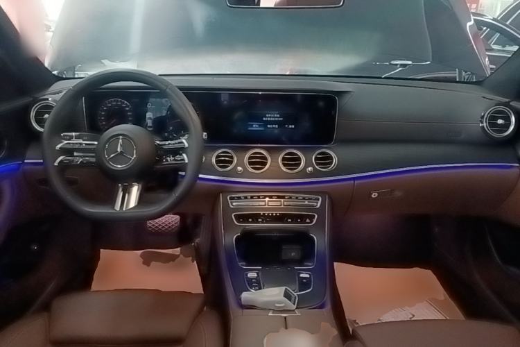 Used Mercedes-Benz E-Class 2023 E 260 L Sport Edition Center Console
